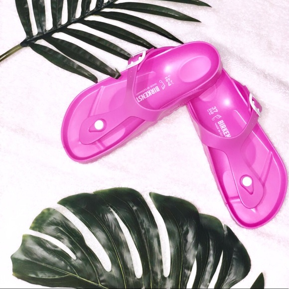 Birkenstock Shoes - Gizeh Eva Birkenstock’s size 6